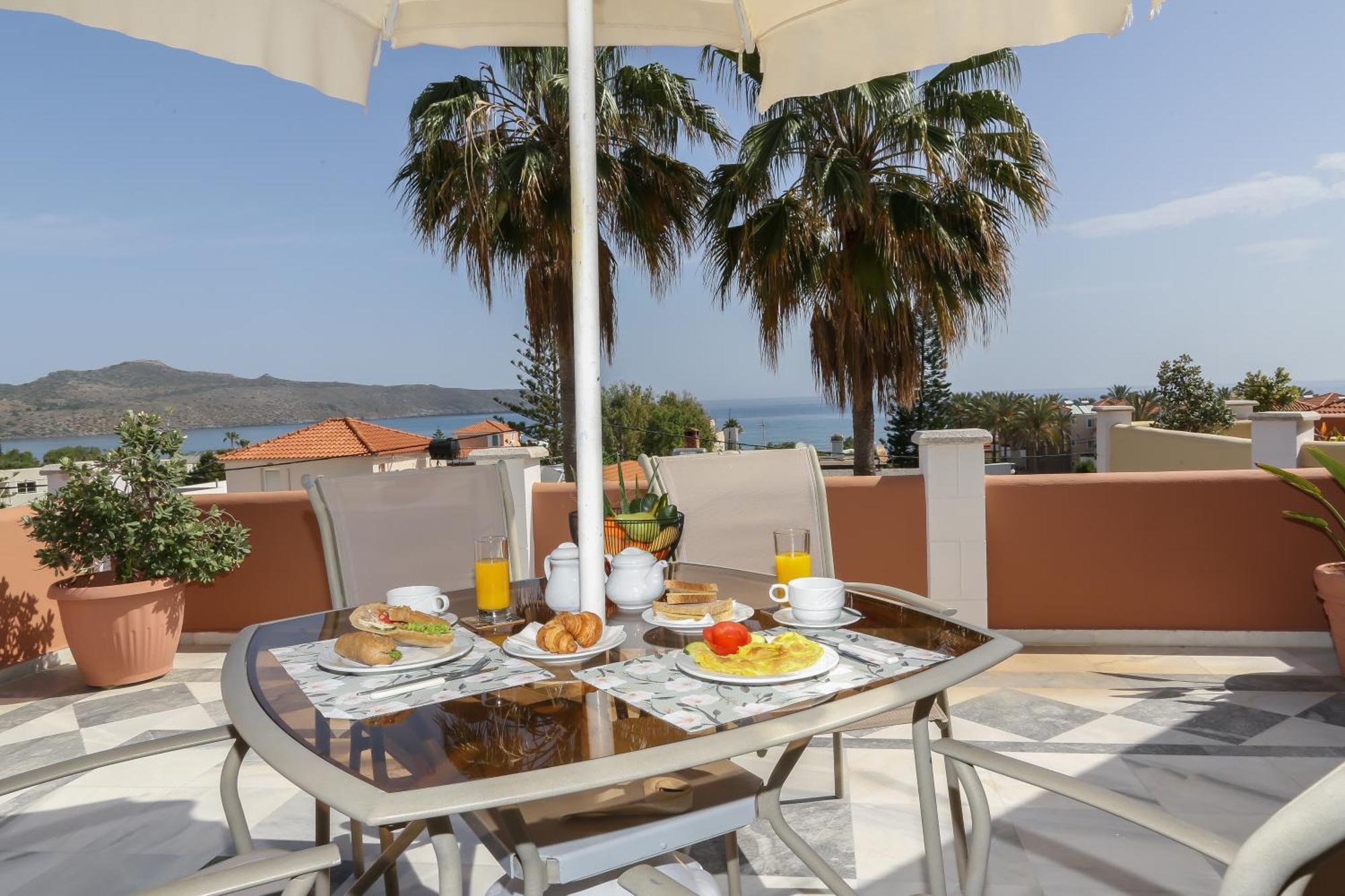 Heaven Apartments Agia Marina Екстериор снимка