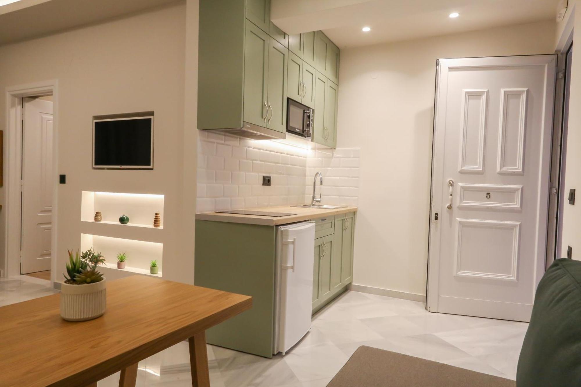 Heaven Apartments Agia Marina Екстериор снимка