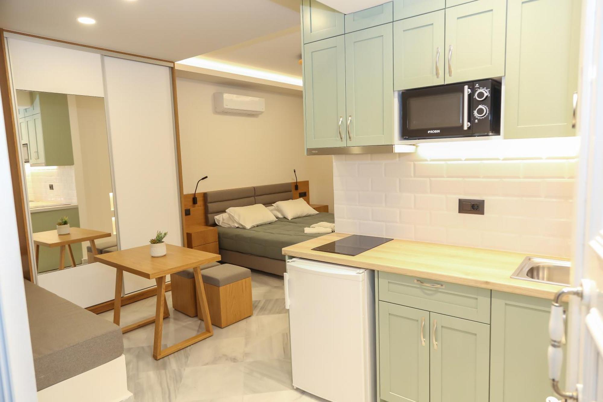 Heaven Apartments Agia Marina Екстериор снимка