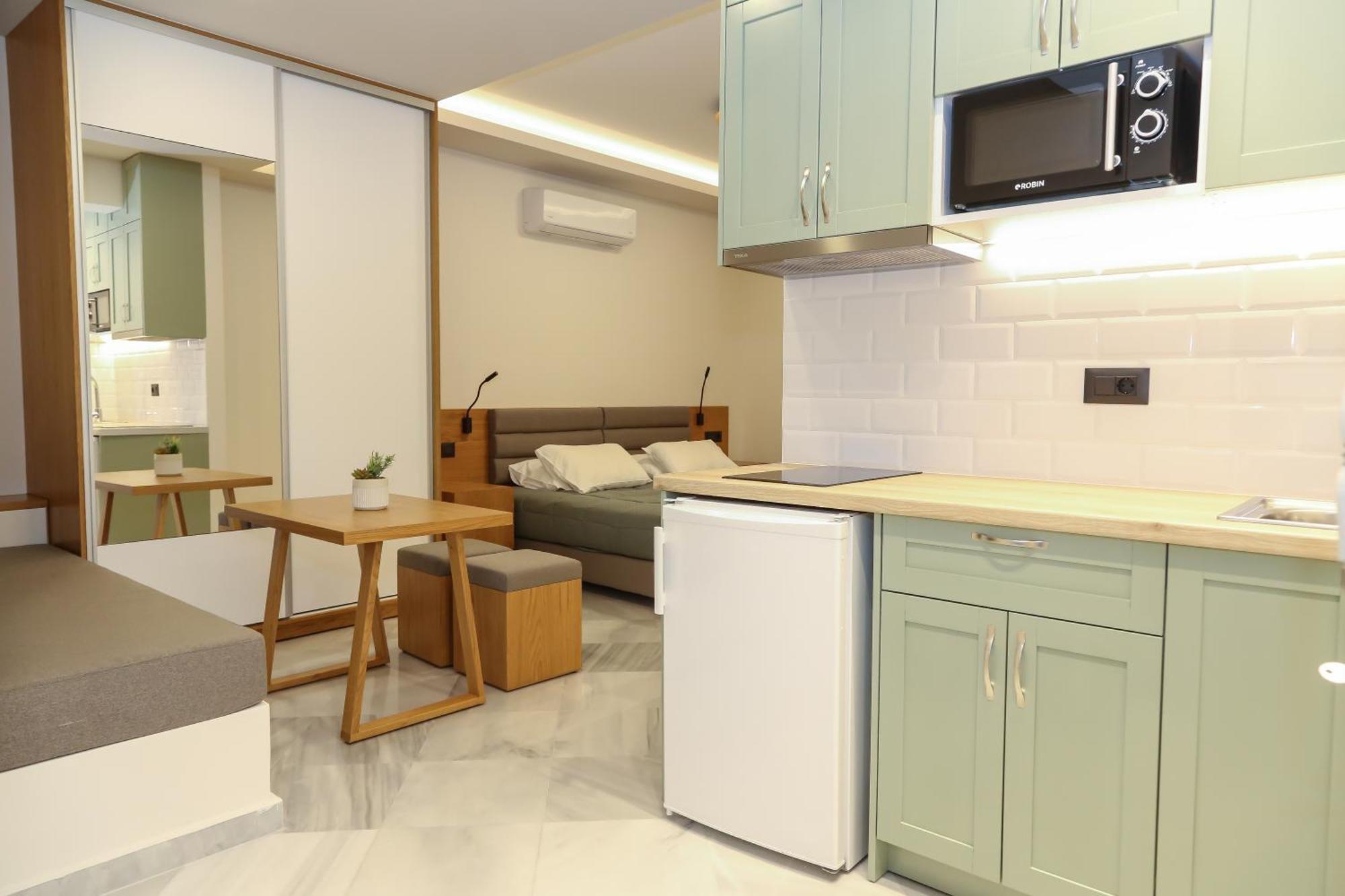Heaven Apartments Agia Marina Екстериор снимка