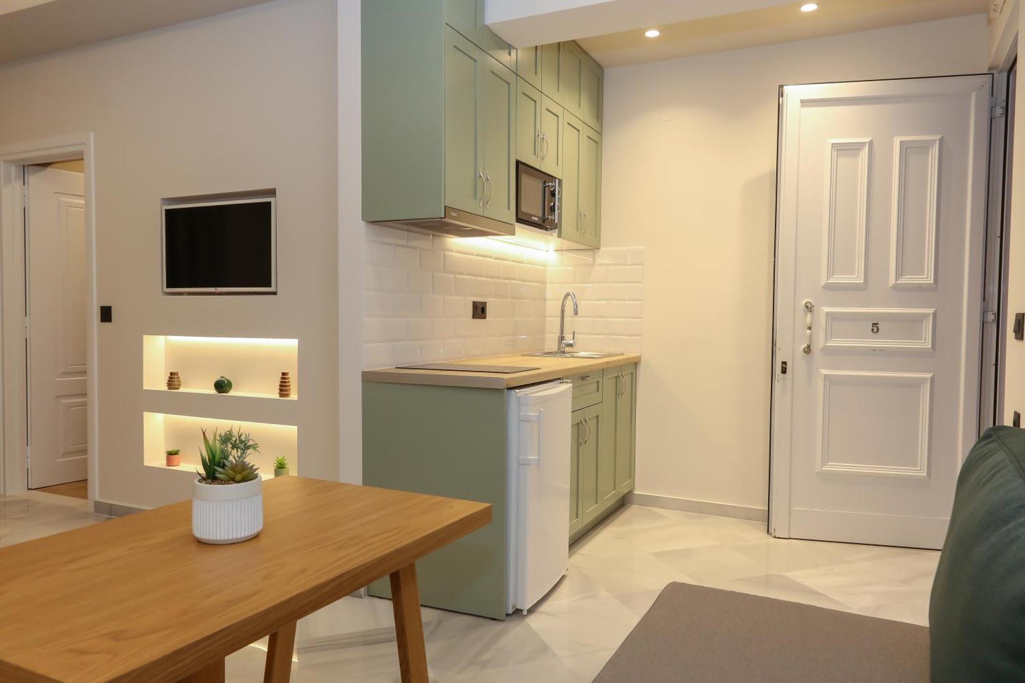 Heaven Apartments Agia Marina Екстериор снимка